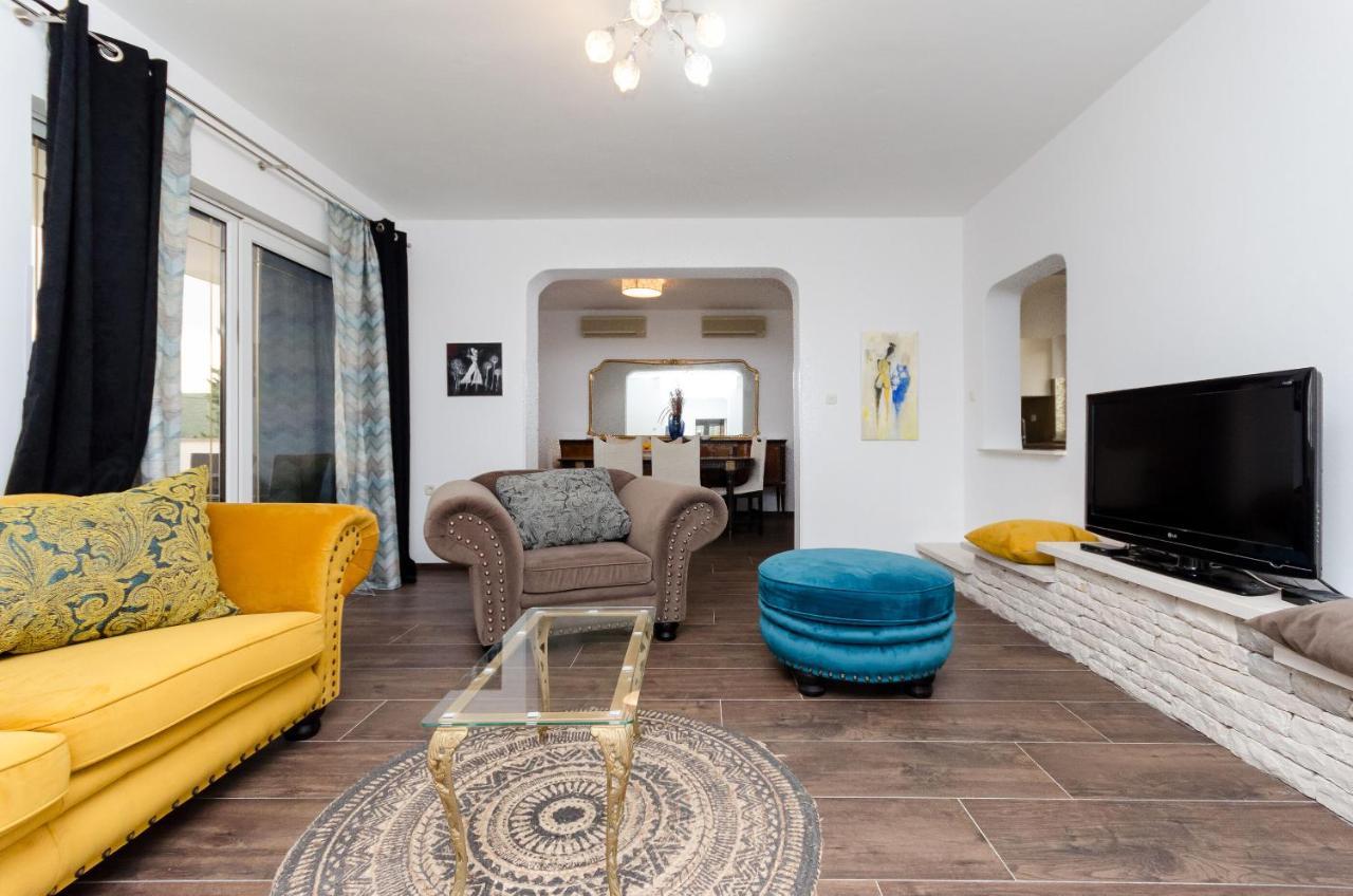Apartments Milan Rakalj Luaran gambar