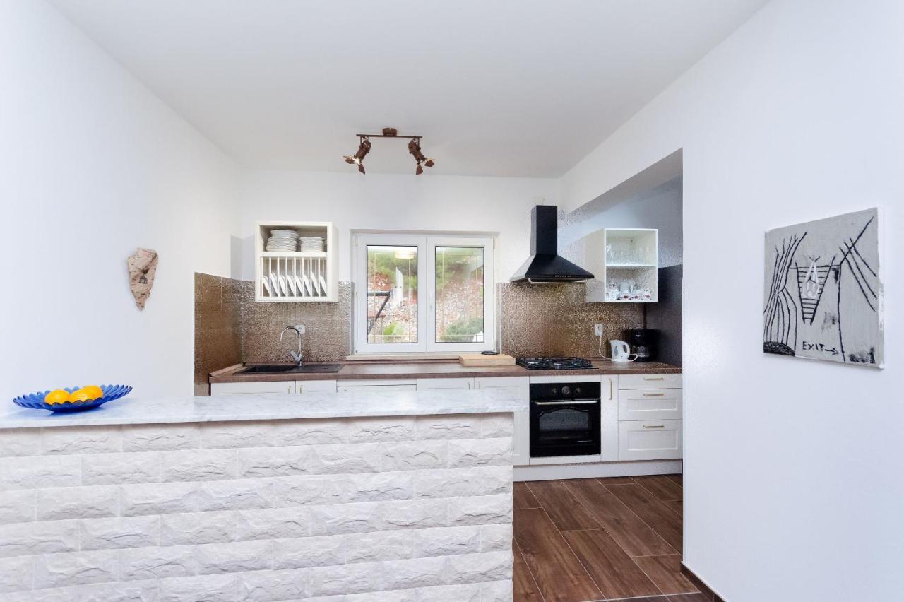 Apartments Milan Rakalj Luaran gambar