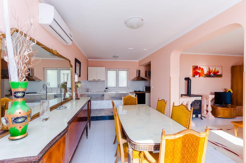 Apartments Milan Rakalj Luaran gambar
